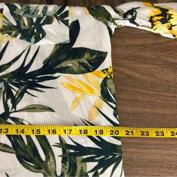 ❤️ Charlie Paige Floral top M - Picture 10 of 13